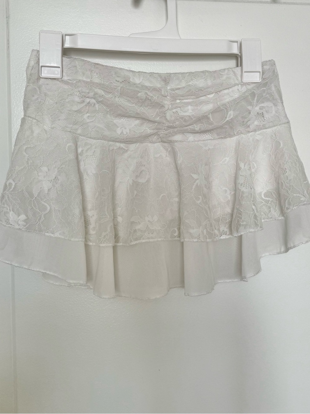 ✨5 for $25✨ SHEIN White Lace Tiered Mini Skirt with Chiffon Lining
